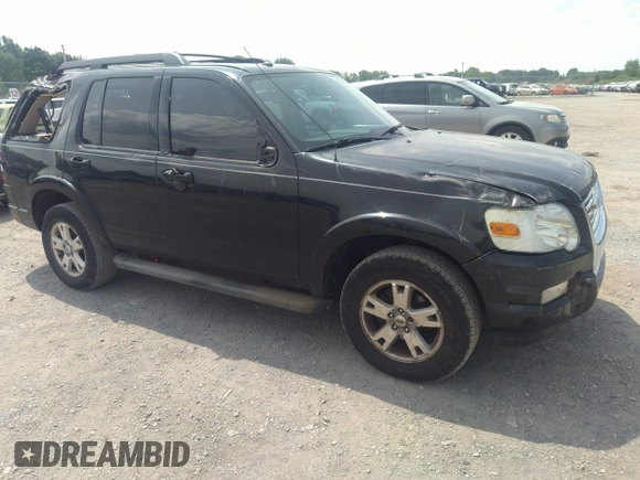 2010 Ford Explorer XLT with VIN 1FMEU7DE9AUA89274, listed as a IAAI auction lot 39917042 with 135,903 mi miles. Bid and sale history available at carsss.com. Image 1.