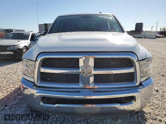 2017 Ram 2500 Tradesman z VIN 3C6UR5HLXHG740401, wystawiony jako Copart lot #53829405 z przebiegiem 171 730 mil mil oraz Szkoda całkowita • Salvage title. Historia ofert i sprzedaży dostępna na DreamBid. Obrazek 5.
