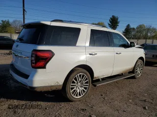 2022 Ford Expedition Limited z VIN 1FMJU2AT0NEA31719, wystawiony jako Copart lot #53566575 z przebiegiem 41 753 mil mil oraz Szkody całkowita. Historia ofert i sprzedaży dostępna na DreamBid. Obrazek 3.