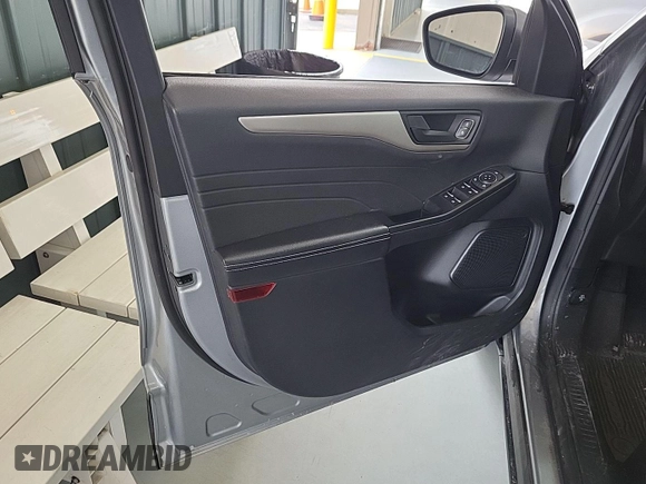 2022 Ford Escape SE with VIN 1FMCU9G65NUB32764, listed as a IAAI auction lot 42806882 with 81,565 mi miles and . Bid and sale history available at DreamBid. Image 27.
