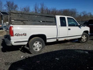 1998 GMC Sierra 1500 with VIN 2GTEK19M6W1546973, listed as a Copart auction lot 44362325 with 237,334 mi miles and Salvage Title. Bid and sale history available at DreamBid. Image 3.