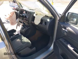 2014 Jeep Patriot Sport with VIN 1C4NJPBBXED859221, listed as a IAAI auction lot 39150084 with 105,102 mi miles. Bid and sale history available at carsss.com. Image 5.