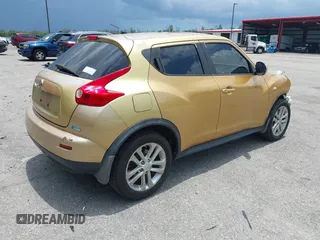 2013 Nissan Juke SV z VIN JN8AF5MRXDT200563, wystawiony jako IAAI lot #42367323 z przebiegiem 155 805 mil mil oraz . Historia ofert i sprzedaży dostępna na DreamBid. Obrazek 4.