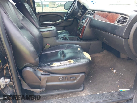 2014 Chevrolet Tahoe LT with VIN 1GNSCBE08ER193058, listed as a IAAI auction lot 42382232 with 228,749 mi miles and . Bid and sale history available at DreamBid. Image 5.