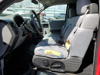 2006 Ford F-150 STX с VIN 1FTRX02W26KB93690, выставлен на аукционе Copart как лот 48538695 с пробегом 256 118 миль миль и Списание • Salvage title. История ставок и продаж доступна на DreamBid. Изображение 7.