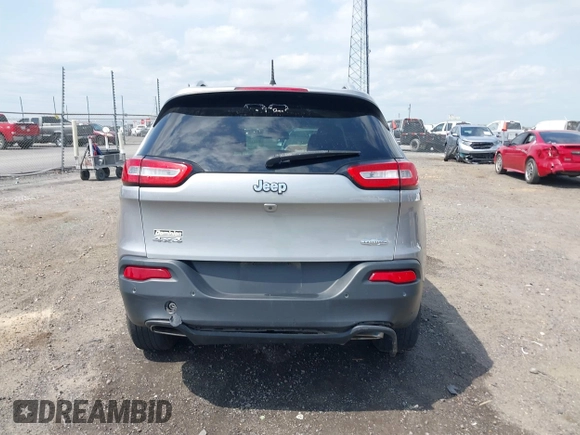 2016 Jeep Cherokee Latitude with VIN 1C4PJMCS2GW267423, listed as a IAAI auction lot 42018980 with 183,941 mi miles. Bid and sale history available at carsss.com. Image 16.