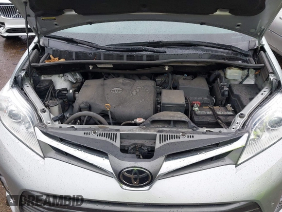 2019 Toyota Sienna XLE Auto Access Seat z VIN 5TDYZ3DC2KS018742, wystawiony jako IAAI lot #42288335 z przebiegiem 101 741 mil mil oraz . Historia ofert i sprzedaży dostępna na DreamBid. Obrazek 10.