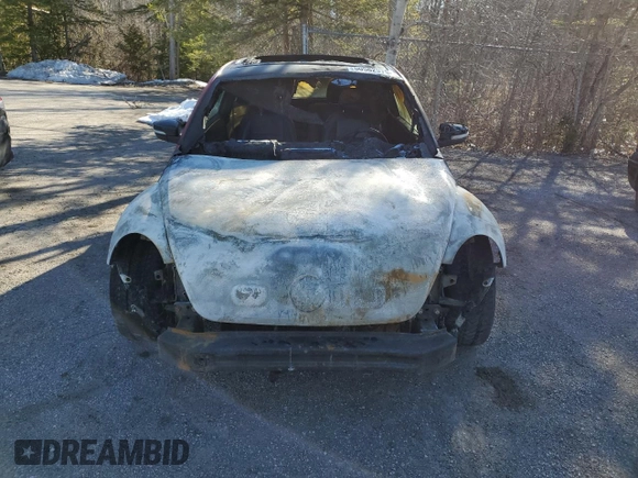 2012 Volkswagen Beetle 2.0T Turbo with VIN 3VWV67AT4CM650969, listed as a Copart auction lot 50582975 with 0 mi miles and Non Repairable. Bid and sale history available at carsss.com. Image 5.