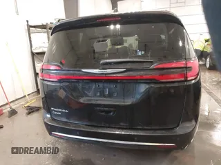 2022 Chrysler Pacifica Touring L with VIN 2C4RC1BG0NR170029, listed as a IAAI auction lot 41890660 with 88,121 mi miles and . Bid and sale history available at DreamBid. Image 16.