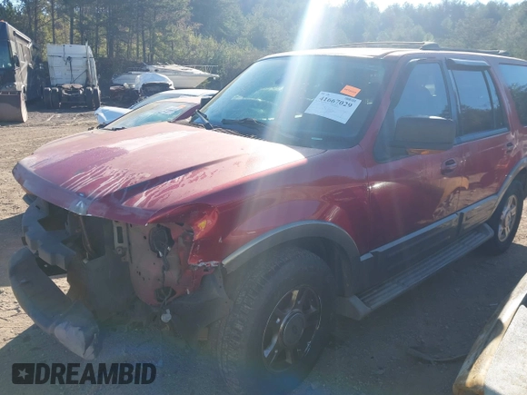 2004 Ford Expedition Eddie Bauer with VIN 1FMPU17L74LB55900, listed as a IAAI auction lot 41667029 with 380,947 mi miles. Bid and sale history available at carsss.com. Image 2.