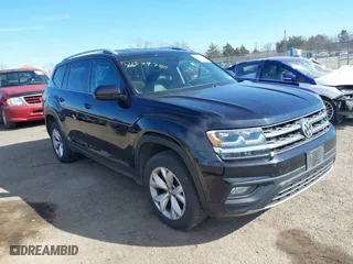 2018 Volkswagen Atlas 3.6L V6 SE with VIN 1V2LR2CA4JC580886, listed as a IAAI auction lot 41579780 with 139,498 mi miles. Bid and sale history available at carsss.com. Image 1.