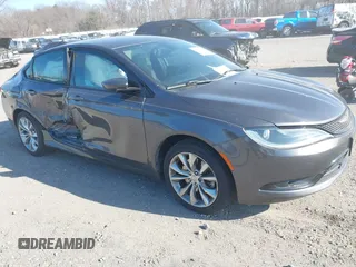 2015 Chrysler 200 S with VIN 1C3CCCDG6FN727592, listed as a IAAI auction lot 41769446 with 27,542 mi miles. Bid and sale history available at carsss.com. Image 1.