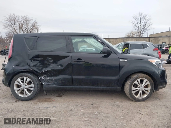 2016 Kia Soul + with VIN KNDJP3A50G7343758, listed as a IAAI auction lot 41908741 with 62,000 mi miles. Bid and sale history available at carsss.com. Image 12.