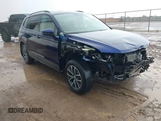 2021 Volkswagen Tiguan S z VIN 3VV1B7AXXMM002930, wystawiony jako IAAI lot #42169613 z przebiegiem 47 118 mil mil oraz . Historia ofert i sprzedaży dostępna na DreamBid. Obrazek 1.