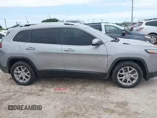 2018 Jeep Cherokee Latitude with VIN 1C4PJLCX4JD559096, listed as a IAAI auction lot 41925282 with 127,488 mi miles and . Bid and sale history available at DreamBid. Image 13.