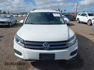 2016 Volkswagen Tiguan S z VIN WVGAV7AX2GW501100, wystawiony jako IAAI lot #42250682 z przebiegiem 76 570 mil mil oraz . Historia ofert i sprzedaży dostępna na DreamBid. Obrazek 12.