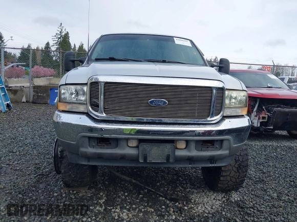 2001 Ford Super Duty F-250 XL with VIN 1FTNX21S01EB08460, listed as a IAAI auction lot 41890597 with 218,302 mi miles. Bid and sale history available at carsss.com. Image 12.
