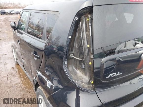 2018 Kia Soul with VIN KNDJN2A20J7593031, listed as a IAAI auction lot 41687316 with 26,133 mi miles. Bid and sale history available at carsss.com. Image 22.