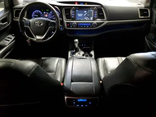 2018 Toyota Highlander SE with VIN 5TDJZRFHXJS542815, listed as a Copart auction lot 57304995 with 124,052 mi miles and Salvage title. Bid and sale history available at DreamBid. Image 8.