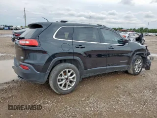 2016 Jeep Cherokee Latitude with VIN 1C4PJLCB2GW302486, listed as a Copart auction lot 60652285 with 113,875 mi miles and Salvage title. Bid and sale history available at DreamBid. Image 3.