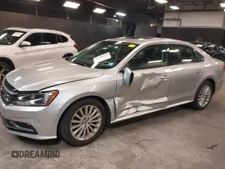 2016 Volkswagen Passat SE z VIN 1VWBT7A30GC020823, wystawiony jako IAAI lot #42204074 z przebiegiem 87 784 mil mil oraz . Historia ofert i sprzedaży dostępna na DreamBid. Obrazek 6.