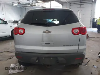 2012 Chevrolet Traverse LS z VIN 1GNKREED9CJ355181, wystawiony jako IAAI lot #42190745 z przebiegiem 94 177 mil mil oraz . Historia ofert i sprzedaży dostępna na DreamBid. Obrazek 16.