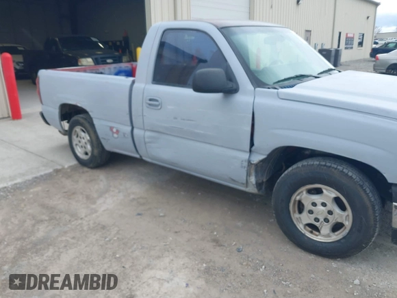 2004 Chevrolet Silverado 1500 LS with VIN 1GCEC14V54Z144251, listed as a IAAI auction lot 41850249 with 330,228 mi miles. Bid and sale history available at carsss.com. Image 6.