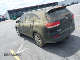 2016 Kia Sorento LX with VIN 5XYPG4A3XGG083872, listed as a IAAI auction lot 42093148 with 98,056 mi miles. Bid and sale history available at carsss.com. Image 3.