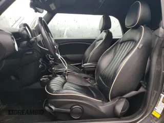 2013 MINI Convertible S с VIN WMWZP3C58DT550592, выставлен на аукционе Copart как лот 56250685 с пробегом 141 821 миль миль и Списание • Salvage title. История ставок и продаж доступна на DreamBid. Изображение 7.