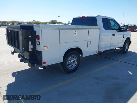 2017 Ford F-250 XL z VIN 1FD7X2A65HED73084, wystawiony jako IAAI lot #41833369 z przebiegiem 136 125 mil mil oraz . Historia ofert i sprzedaży dostępna na DreamBid. Obrazek 4.