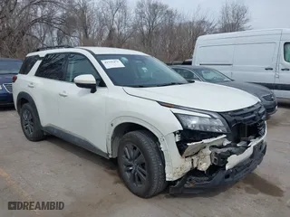 2024 Nissan Pathfinder SV with VIN 5N1DR3BA1RC274037, listed as a IAAI auction lot 41795475 with 40,079 mi miles. Bid and sale history available at carsss.com. Image 1.