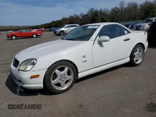 1999 Mercedes-Benz SLK-Class with VIN WDBKK47F9XF130501, listed as a Copart auction lot 71770824 with 124,669 mi miles and Clean Title. Bid and sale history available at carsss.com. Image 1.