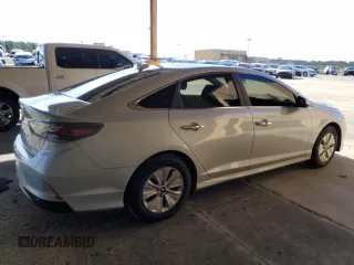 2018 Hyundai Sonata Hybrid SE with VIN KMHE24L34JA083114, listed as a Copart auction lot 37716384 with Not Provided miles. Bid and sale history available at carsss.com. Image 3.