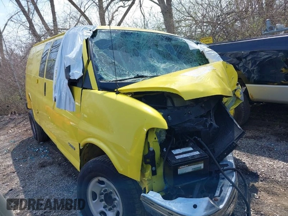 2005 Chevrolet Express Cargo with VIN 1GCHG39U151209822, listed as a IAAI auction lot 41889072 with Not provided miles and . Bid and sale history available at DreamBid. Image 1.