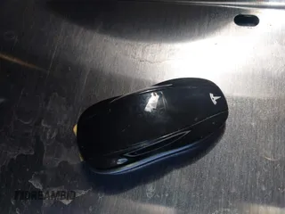 2014 Tesla Model S 60 с VIN 5YJSA1H17EFP41957, выставлен на аукционе IAAI как лот 42448795 с пробегом 103 990 миль миль и . История ставок и продаж доступна на DreamBid. Изображение 9.