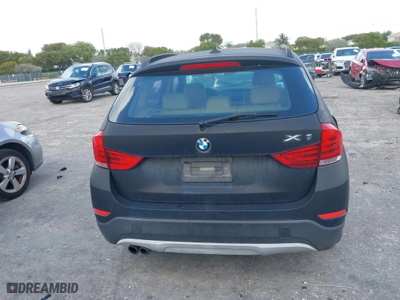 2015 BMW X1 sDrive28i with VIN WBAVM1C56FV314381, listed as a IAAI auction lot 41961245 with 68,182 mi miles. Bid and sale history available at carsss.com. Image 17.
