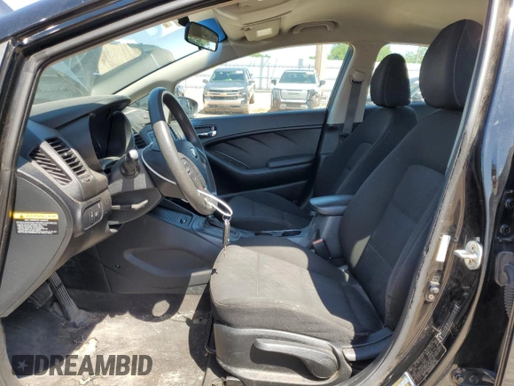 2016 Kia Forte LX z VIN KNAFK4A65G5555308, wystawiony jako Copart lot #55080565 z przebiegiem 49 250 mil mil oraz Szkoda całkowita • Salvage title. Historia ofert i sprzedaży dostępna na DreamBid. Obrazek 7.