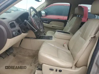 2008 GMC Sierra Denali z VIN 2GTEK638081143910, wystawiony jako Copart lot #53369665 z przebiegiem 161 870 mil mil oraz Szkody całkowita. Historia ofert i sprzedaży dostępna na DreamBid. Obrazek 7.