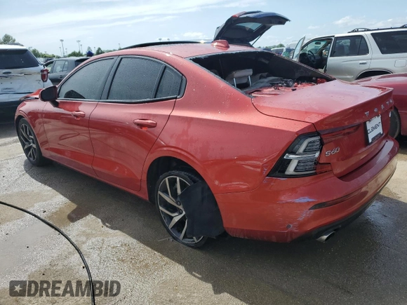 2020 Volvo S60 Momentum with VIN 7JRA22TK3LG073061, listed as a Copart auction lot 55919834 with 0 mi miles and Salvage Title. Bid and sale history available at carsss.com. Image 2.