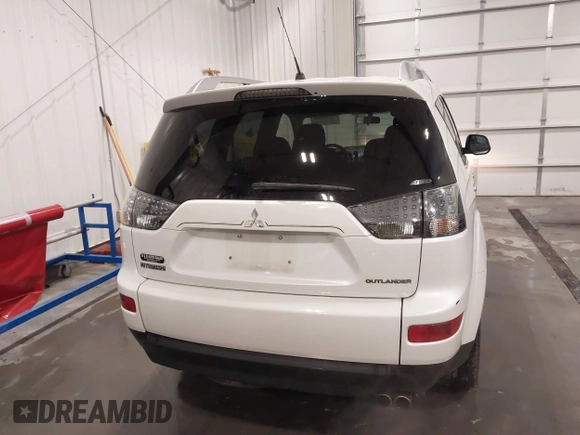 2007 Mitsubishi Outlander XLS with VIN JA4MT41X37Z018004, listed as a IAAI auction lot 41689580 with 144,021 mi miles. Bid and sale history available at carsss.com. Image 17.