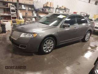 2012 Lincoln MKZ z VIN 3LNHL2GCXCR816462, wystawiony jako IAAI lot #41239544 z przebiegiem 182 083 mil mil oraz . Historia ofert i sprzedaży dostępna na DreamBid. Obrazek 17.