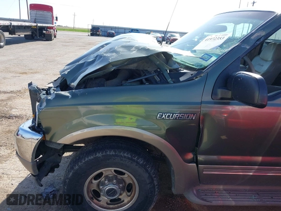 2000 Ford Excursion Limited с VIN 1FMNU43S5YEC18413, выставлен на аукционе IAAI как лот 41972353 с пробегом 99 531 миль миль и . История ставок и продаж доступна на DreamBid. Изображение 6.