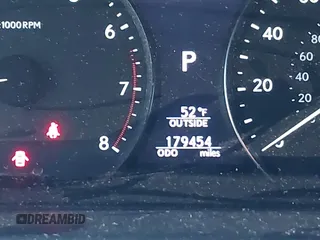 2013 Lexus LS 460 z VIN JTHCL5EFXD5019385, wystawiony jako IAAI lot #40930564 z przebiegiem 179 454 mil mil oraz . Historia ofert i sprzedaży dostępna na DreamBid. Obrazek 16.