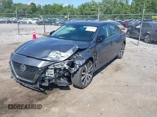 2020 Nissan Altima SR with VIN 1N4BL4CV6LC234697, listed as a IAAI auction lot 41010755 with 85,109 mi miles and . Bid and sale history available at carsss.com. Image 2.