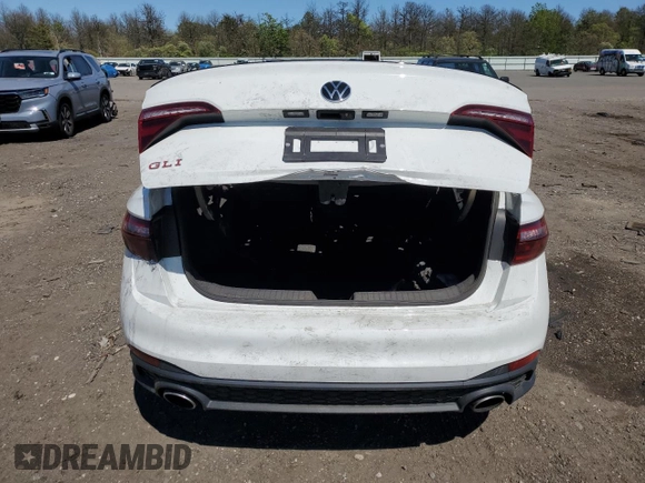 2024 Volkswagen Jetta GLI 40th Anniversary Edition z VIN 3VW8T7BU2RM021071, wystawiony jako Copart lot #57300335 z przebiegiem Nie podano mil oraz Szkoda całkowita • Salvage title. Historia ofert i sprzedaży dostępna na DreamBid. Obrazek 6.