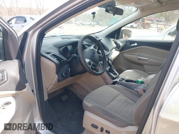 2016 Ford Escape SE with VIN 1FMCU9GXXGUB10447, listed as a IAAI auction lot 41879610 with 137,913 mi miles. Bid and sale history available at carsss.com. Image 5.