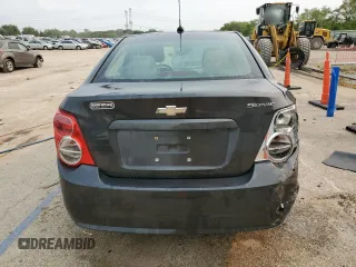 2016 Chevrolet Sonic LS z VIN 1G1JA5SH1G4103182, wystawiony jako Copart lot #59205495 z przebiegiem 107 537 mil mil oraz Szkoda całkowita • Salvage title. Historia ofert i sprzedaży dostępna na DreamBid. Obrazek 6.