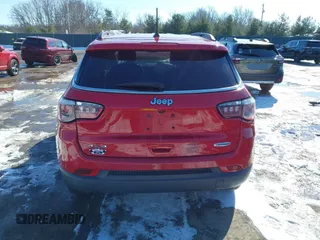 2018 Jeep Compass Altitude with VIN 3C4NJDBB0JT192615, listed as a IAAI auction lot 41633528 with 81,983 mi miles and . Bid and sale history available at carsss.com. Image 15.
