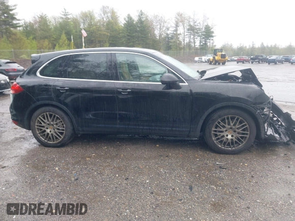 2014 Porsche Cayenne S с VIN WP1AB2A25ELA59365, выставлен на аукционе IAAI как лот 42233940 с пробегом 76 454 миль миль и . История ставок и продаж доступна на DreamBid. Изображение 13.