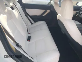 2019 Tesla Model 3 Long Range z VIN 5YJ3E1EB9KF514626, wystawiony jako IAAI lot #41067965 z przebiegiem 43 598 mil mil oraz . Historia ofert i sprzedaży dostępna na DreamBid. Obrazek 8.